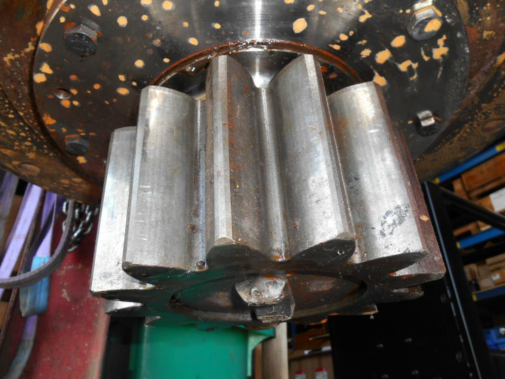 Hyundai 31N9-10180 - Swing motor for Construction machinery: picture 3 Hyundai 31N9-10180 - Swing motor for Construction machinery: picture 3