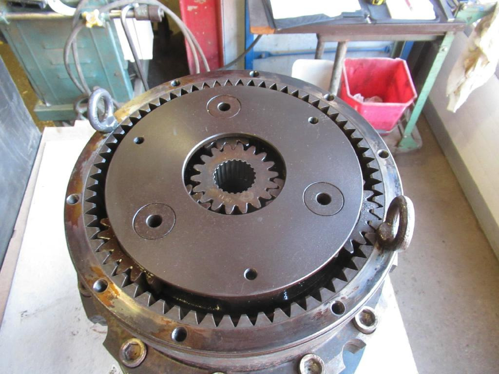 Hyundai 39Q6-12100 - Swing motor for Construction machinery: picture 3 Hyundai 39Q6-12100 - Swing motor for Construction machinery: picture 3