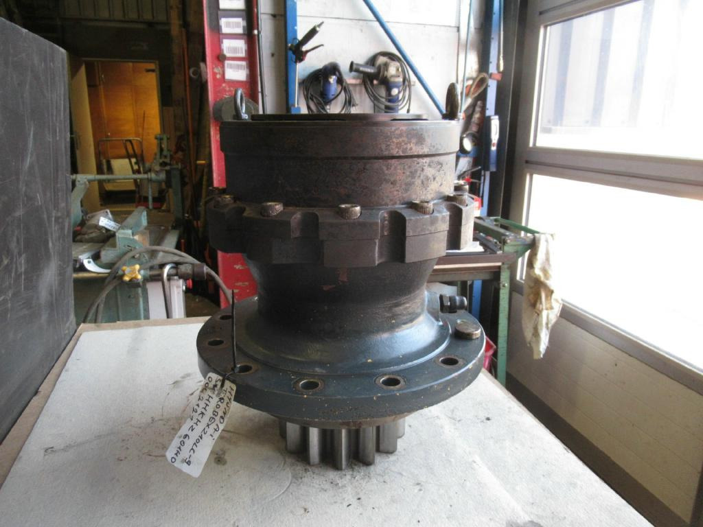 Hyundai 39Q6-12100 - Swing motor for Construction machinery: picture 2 Hyundai 39Q6-12100 - Swing motor for Construction machinery: picture 2