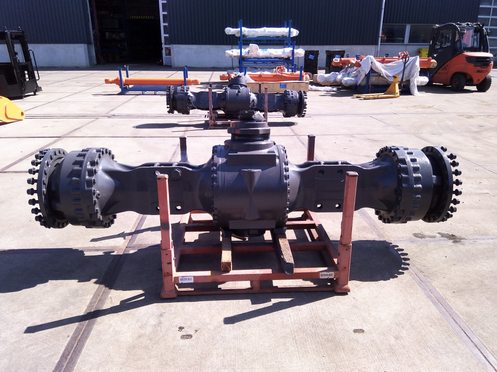 Hyundai 81LQ-11010 - Front axle for Construction machinery: picture 4 Hyundai 81LQ-11010 - Front axle for Construction machinery: picture 4