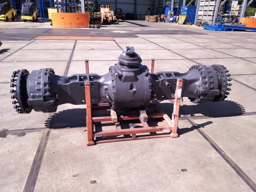 Hyundai 81LQ-11010 - Front axle for Construction machinery: picture 1 Hyundai 81LQ-11010 - Front axle for Construction machinery: picture 1