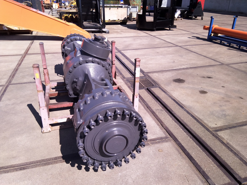 Hyundai 81LQ-20600 - Rear axle for Construction machinery: picture 2 Hyundai 81LQ-20600 - Rear axle for Construction machinery: picture 2