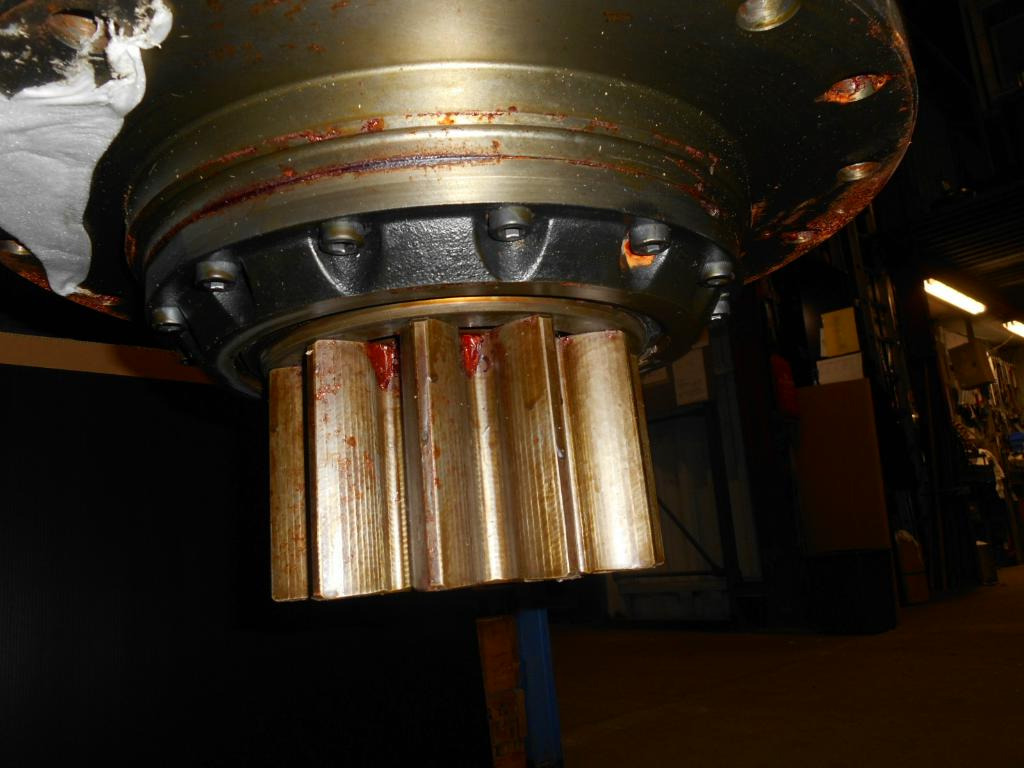 Kobelco LQ32W00009F1 - Swing motor for Construction machinery: picture 5 Kobelco LQ32W00009F1 - Swing motor for Construction machinery: picture 5