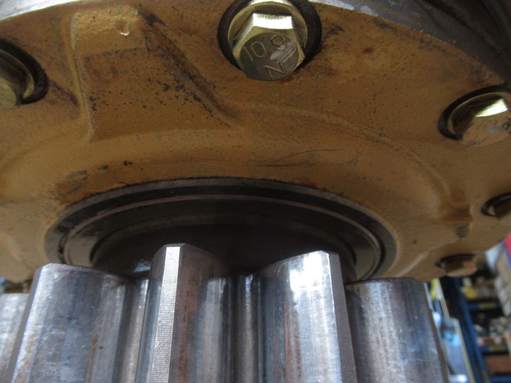 Komatsu 209-26-00040 - Swing motor for Construction machinery: picture 4 Komatsu 209-26-00040 - Swing motor for Construction machinery: picture 4