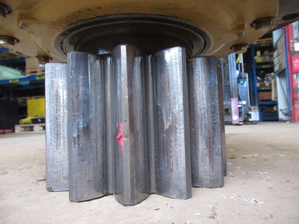 Komatsu 209-26-00040 - Swing motor for Construction machinery: picture 3 Komatsu 209-26-00040 - Swing motor for Construction machinery: picture 3