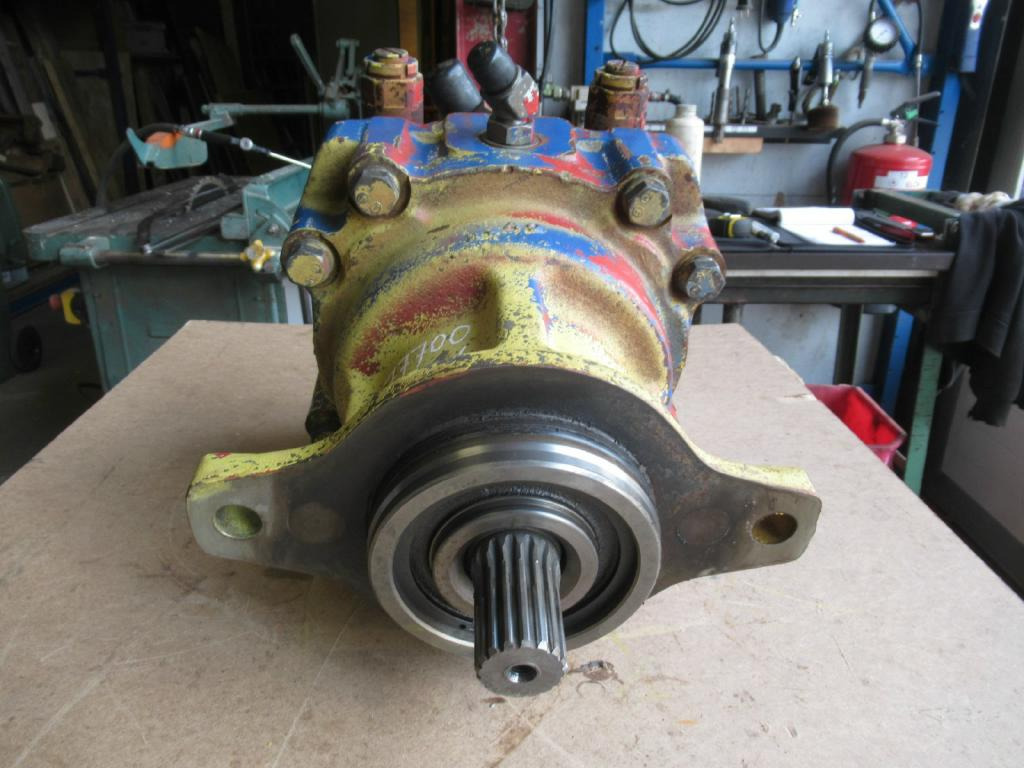 Komatsu PC400LC-5 - - Swing motor for Construction machinery: picture 4 Komatsu PC400LC-5 - - Swing motor for Construction machinery: picture 4
