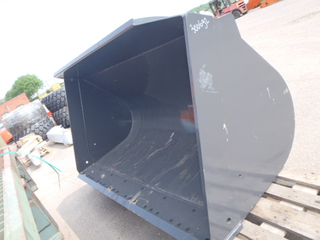 New Holland 87426276 - Loader bucket: picture 2 New Holland 87426276 - Loader bucket: picture 2
