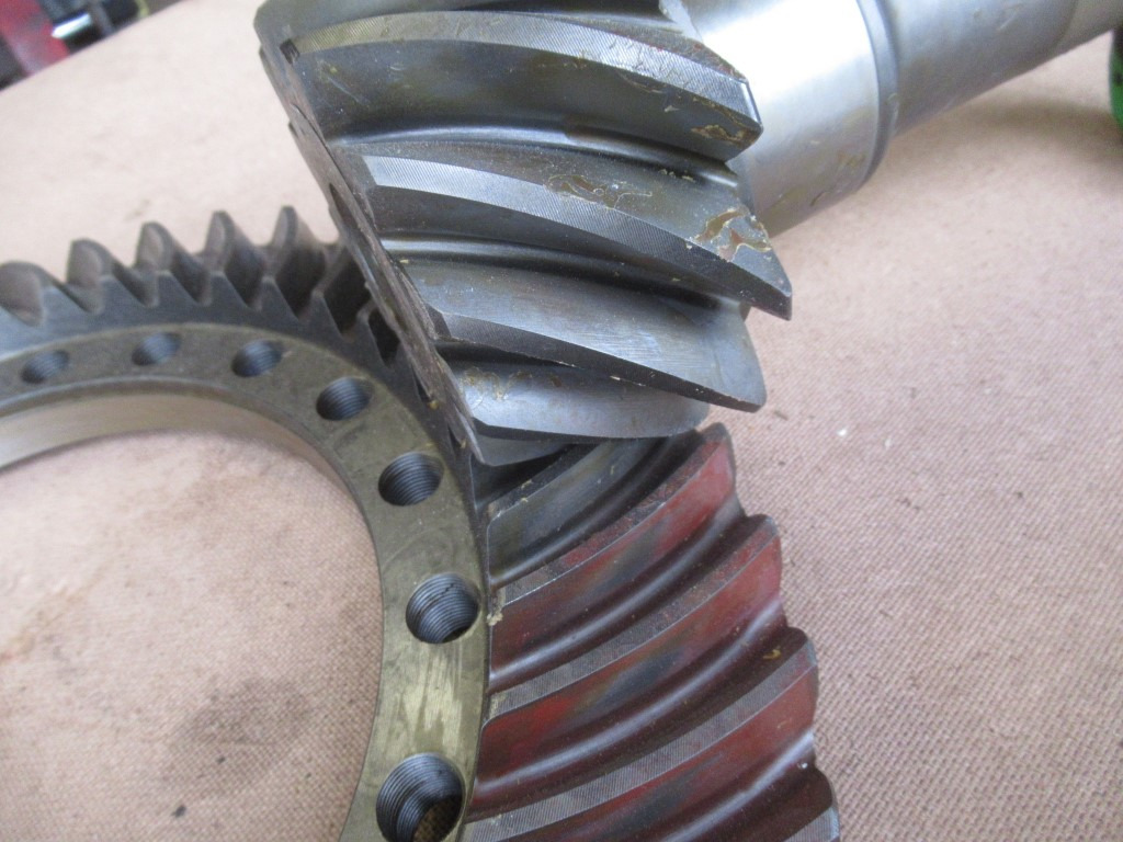 New Holland 87731595 - Axle and parts for Construction machinery: picture 3 New Holland 87731595 - Axle and parts for Construction machinery: picture 3