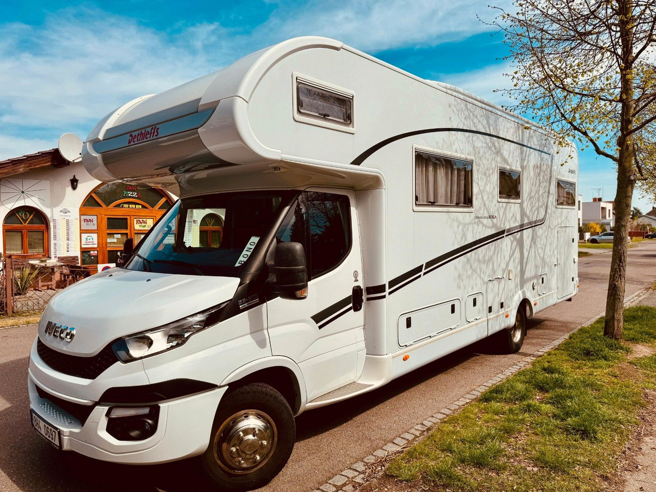 Dethleffs XXLA - GLOBETROTTER - Alcove motorhome: picture 1 Dethleffs XXLA - GLOBETROTTER - Alcove motorhome: picture 1