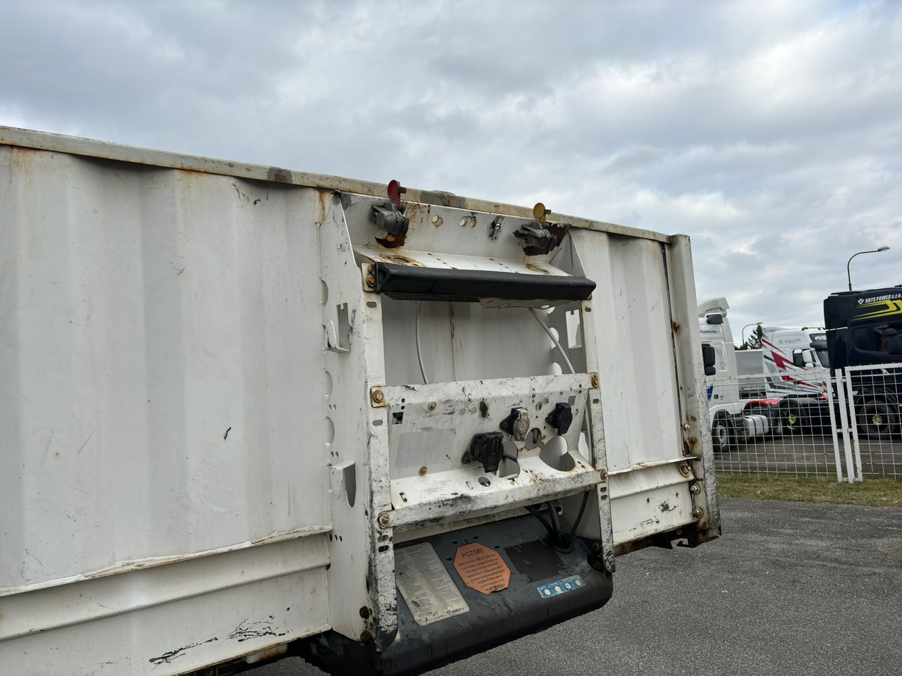 KRONE SD P - Dropside/ Flatbed semi-trailer: picture 2 KRONE SD P - Dropside/ Flatbed semi-trailer: picture 2