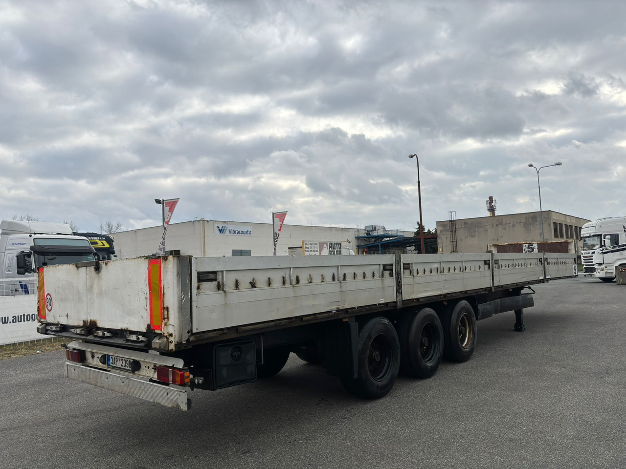 KRONE SD P - Dropside/ Flatbed semi-trailer: picture 4 KRONE SD P - Dropside/ Flatbed semi-trailer: picture 4