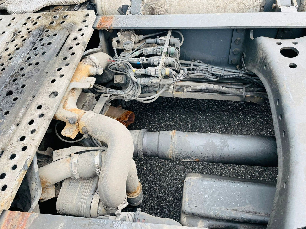 Scania R410 euro6 tractor unit - Tractor unit: picture 5 Scania R410 euro6 tractor unit - Tractor unit: picture 5