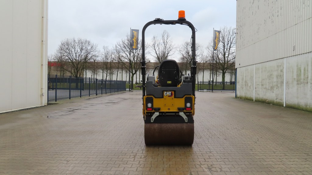Caterpillar CB 2.5 GC - Road roller: picture 3 Caterpillar CB 2.5 GC - Road roller: picture 3