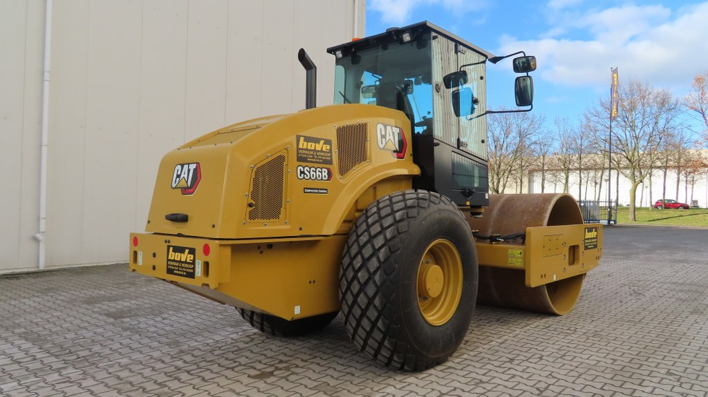 Caterpillar CS66B - Compactor: picture 2 Caterpillar CS66B - Compactor: picture 2