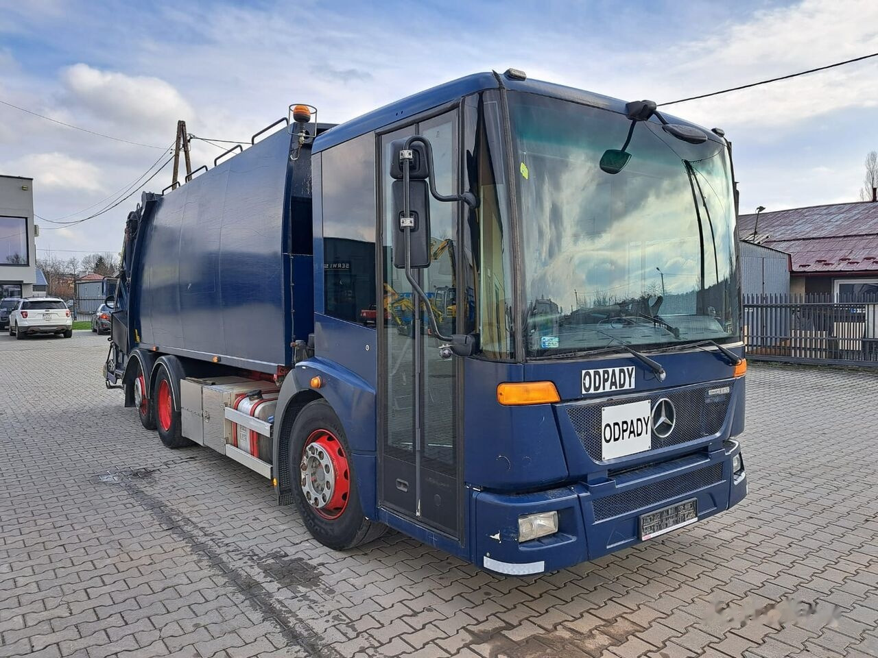 Refuse truck Mercedes-Benz Econic: picture 1