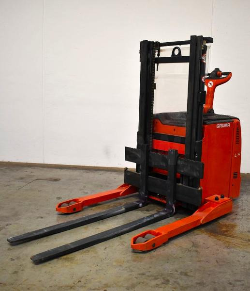 Linde L 14 AS 131 - Stacker: picture 2 Linde L 14 AS 131 - Stacker: picture 2