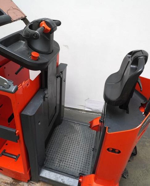 Linde P 30 C 1190 - Tow tractor: picture 2 Linde P 30 C 1190 - Tow tractor: picture 2
