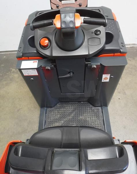 Linde P 30 C 1190 - Tow tractor: picture 3 Linde P 30 C 1190 - Tow tractor: picture 3