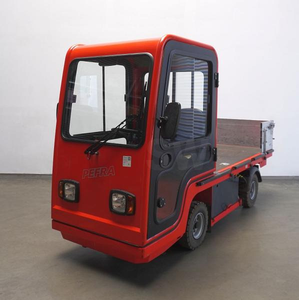 Pefra 610 - Tow tractor: picture 1 Pefra 610 - Tow tractor: picture 1