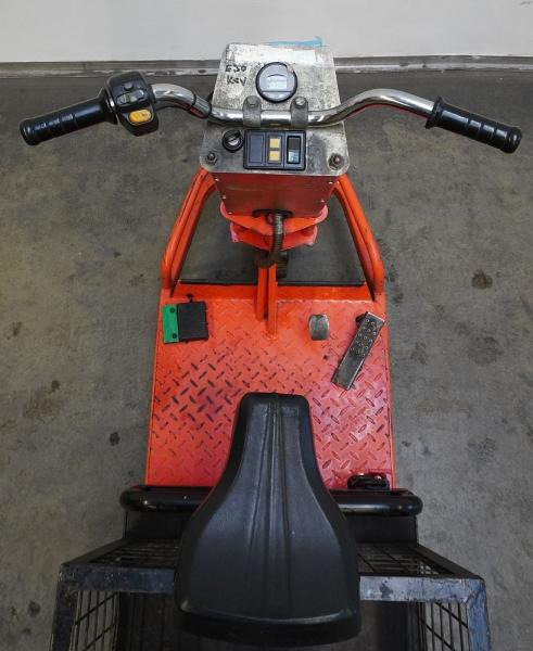 Pefra EFW 509/1000 - Tow tractor: picture 3 Pefra EFW 509/1000 - Tow tractor: picture 3
