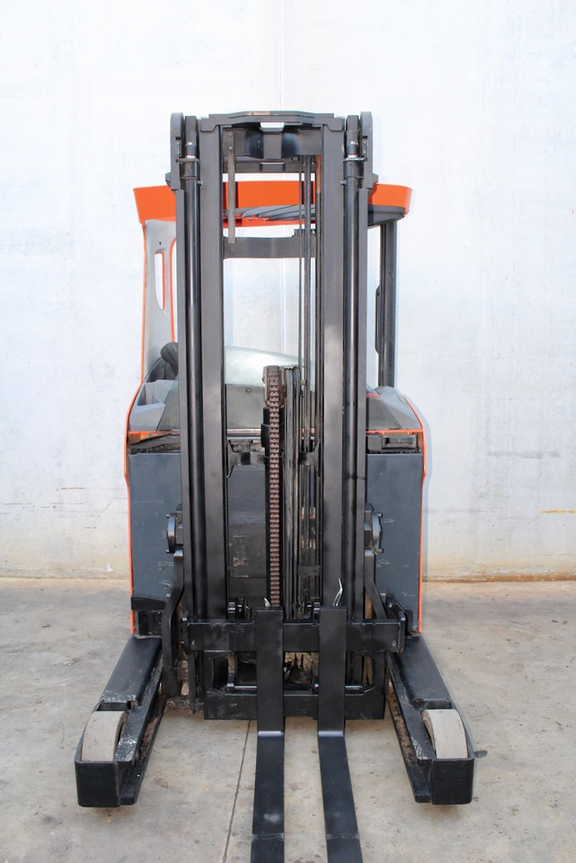 BT RRE 160 H - Reach truck: picture 5 BT RRE 160 H - Reach truck: picture 5