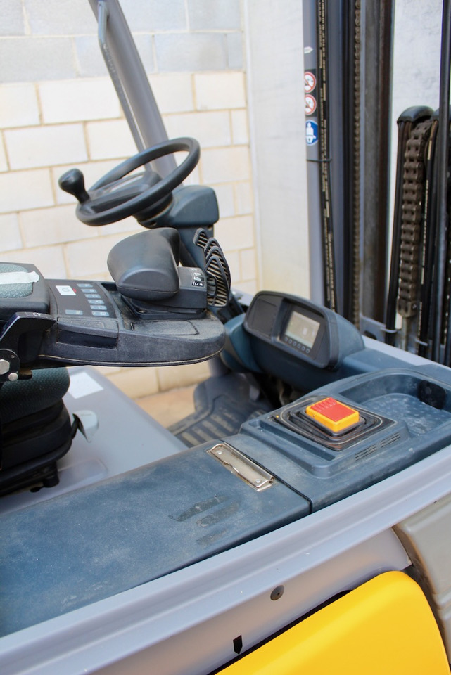 Electric forklift Jungheinrich EFG S30 550 DZ: picture 8