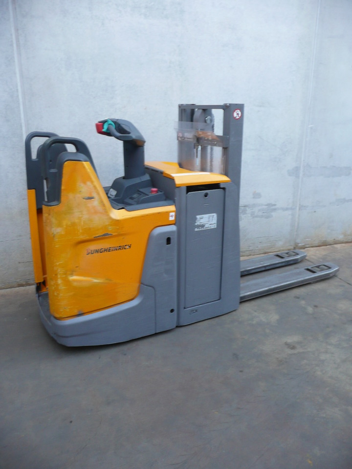 Jungheinrich ERD 220 201 ZT - Stacker: picture 3 Jungheinrich ERD 220 201 ZT - Stacker: picture 3