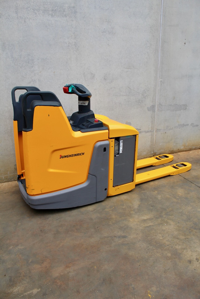 Jungheinrich ERE 225 LI-ION - Pallet truck: picture 3 Jungheinrich ERE 225 LI-ION - Pallet truck: picture 3