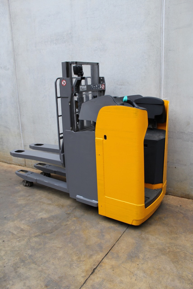 Jungheinrich ESD 120 201 ZT - Stacker: picture 1 Jungheinrich ESD 120 201 ZT - Stacker: picture 1