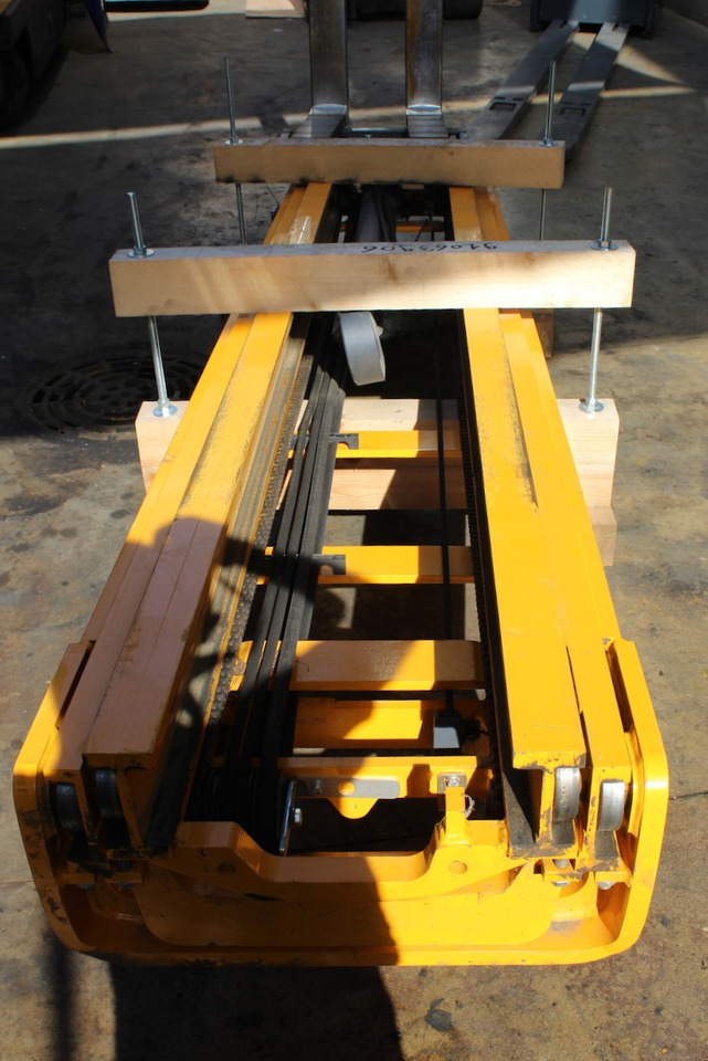 Reach truck Jungheinrich ETV 214 872 DZ: picture 12