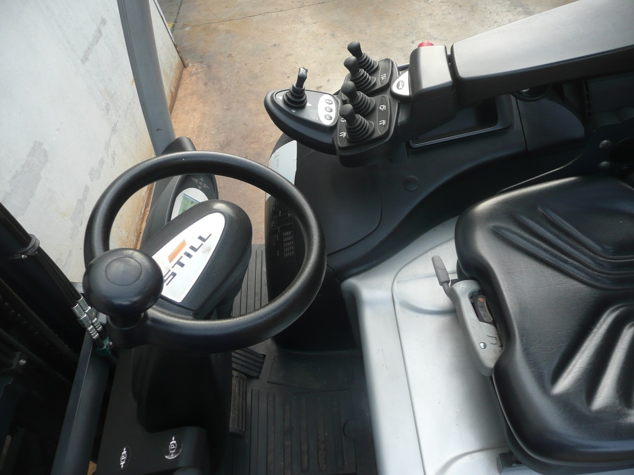 Electric forklift Still RX60-40: picture 7
