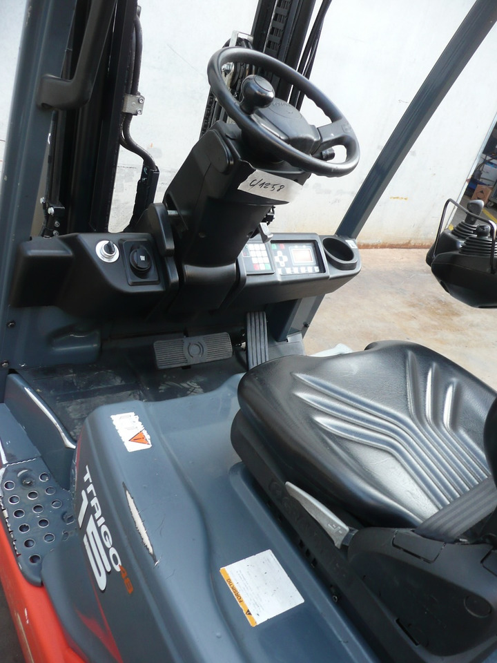 Electric forklift Toyota 8FBE15T: picture 7