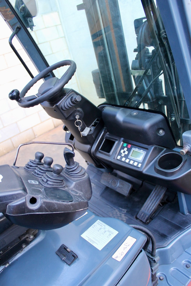 Electric forklift Toyota 8FBM16T: picture 8