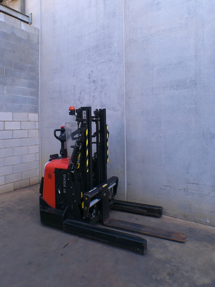 Toyota SPE 120 XR - Stacker: picture 4 Toyota SPE 120 XR - Stacker: picture 4