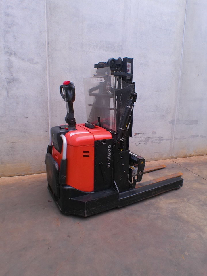 Toyota SPE 120 XR - Stacker: picture 3 Toyota SPE 120 XR - Stacker: picture 3