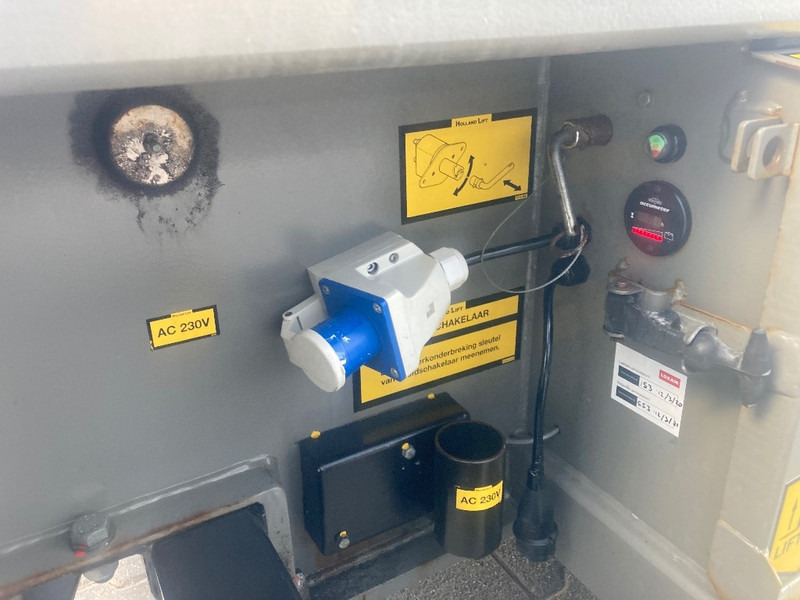 Scissor lift Holland lift HL 9714: picture 9