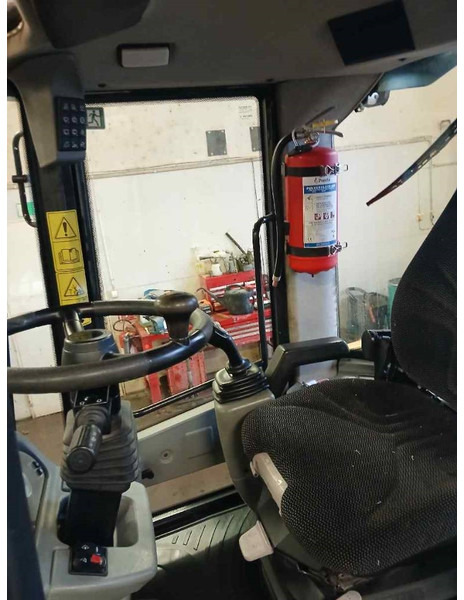 Skid steer loader Yanmar V80-5: picture 7