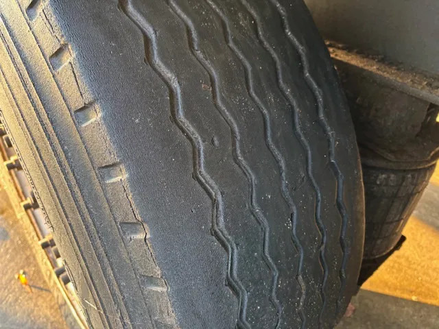 Dropside/ Flatbed semi-trailer Groenewegen Open trailer Alu sidebords Bankiray-Omega DRO-14-27: picture 14 Dropside/ Flatbed semi-trailer Groenewegen Open trailer Alu sidebords Bankiray-Omega DRO-14-27: picture 14