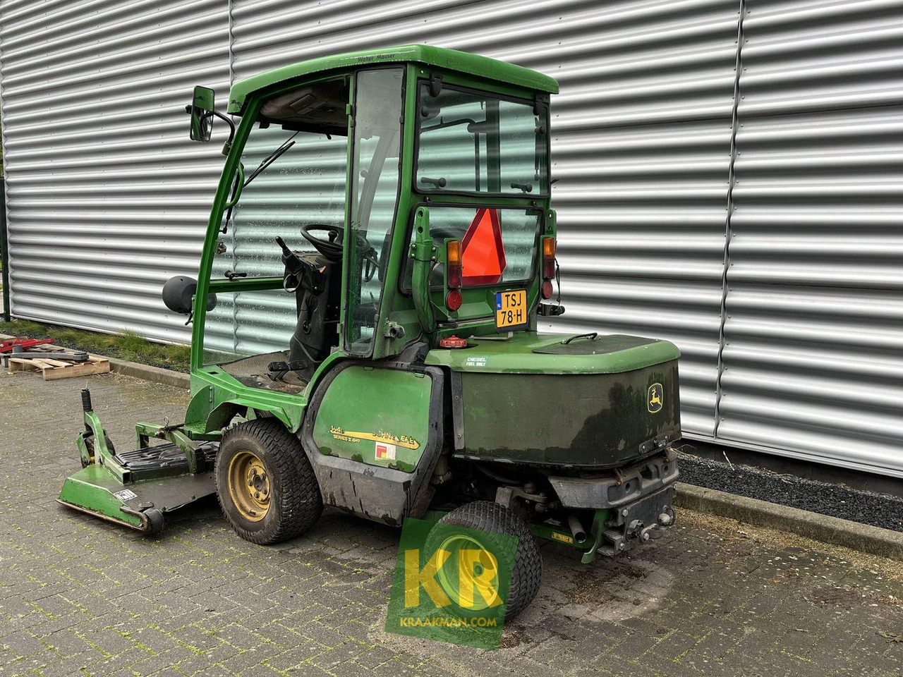 1445 John Deere - Lawn mower: picture 2 1445 John Deere - Lawn mower: picture 2