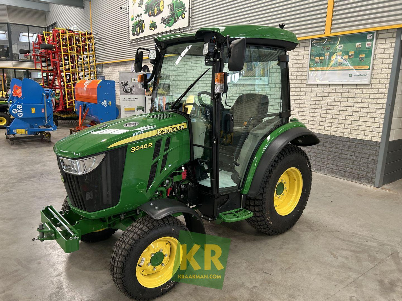 3046R John Deere - Compact tractor: picture 2 3046R John Deere - Compact tractor: picture 2