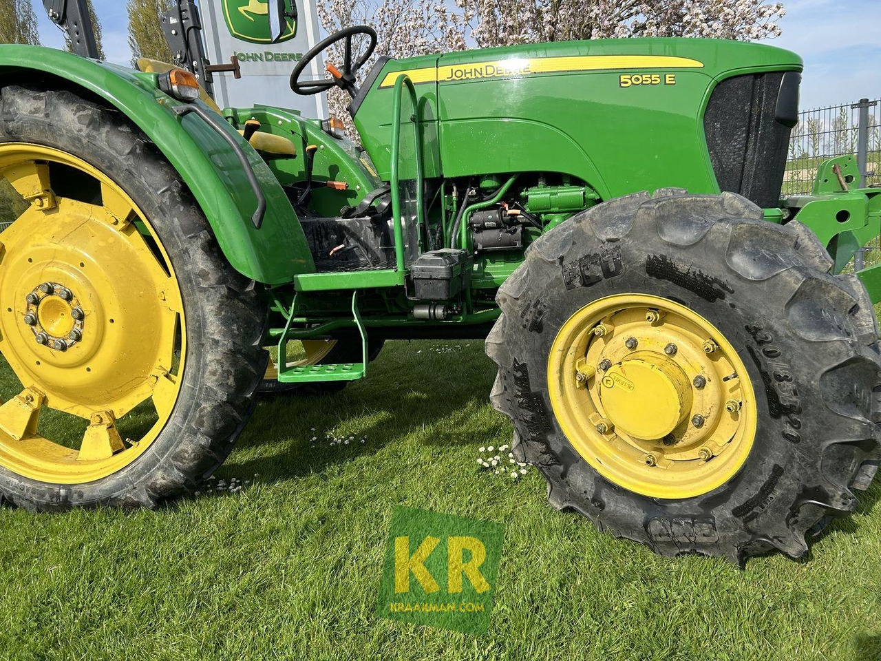 5055E John Deere - Farm tractor: picture 3 5055E John Deere - Farm tractor: picture 3