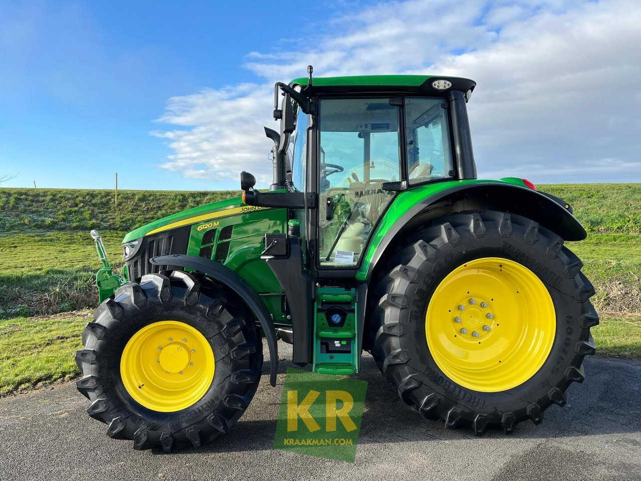 6120M John Deere - Farm tractor: picture 2 6120M John Deere - Farm tractor: picture 2