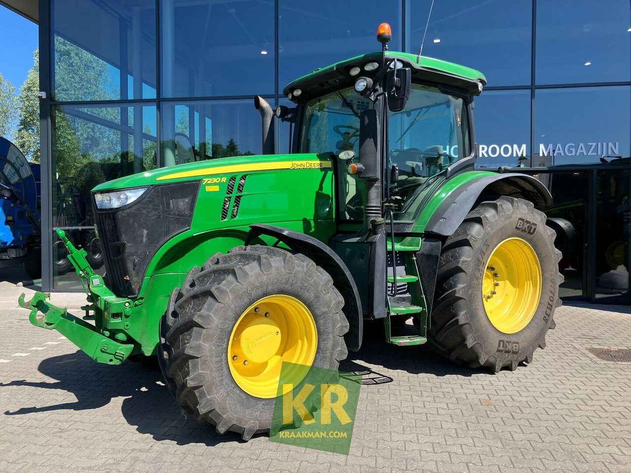 7230R John Deere - Farm tractor: picture 1 7230R John Deere - Farm tractor: picture 1