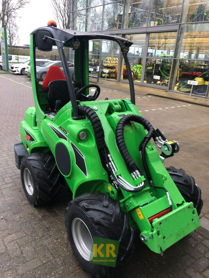 New Compact loader Avant 635 TDL: picture 1
