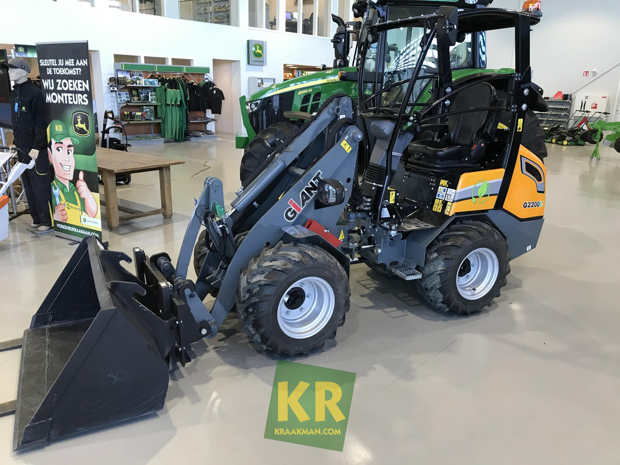 G2200E Giant - Compact loader: picture 1 G2200E Giant - Compact loader: picture 1