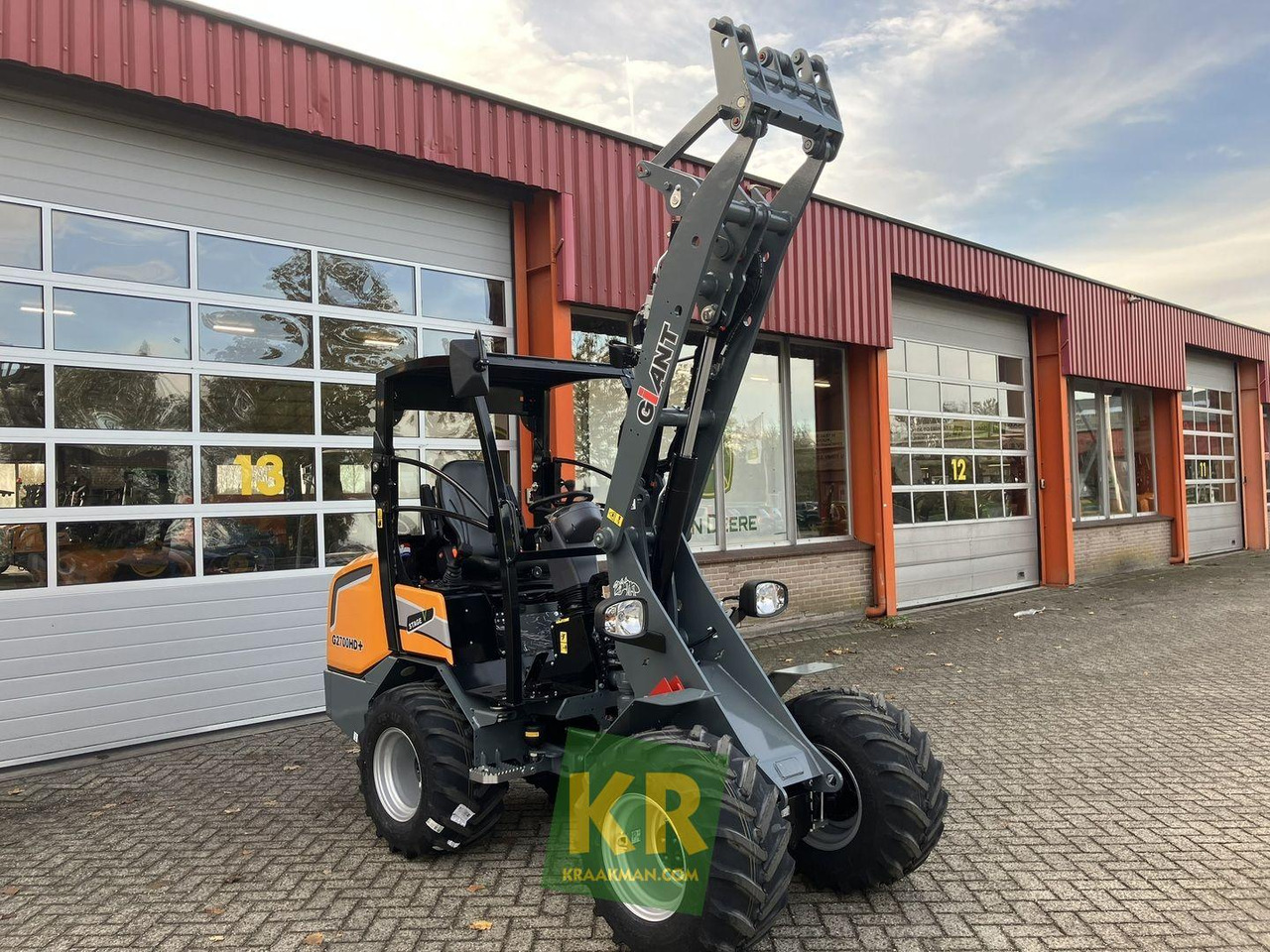 G2700 HD+ Giant - Compact loader: picture 3 G2700 HD+ Giant - Compact loader: picture 3