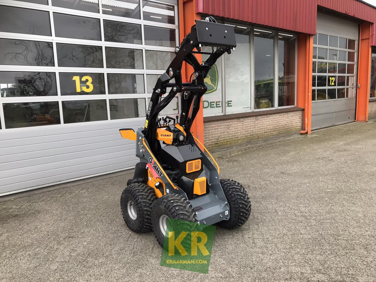 GS900 Giant - Skid steer loader: picture 3 GS900 Giant - Skid steer loader: picture 3