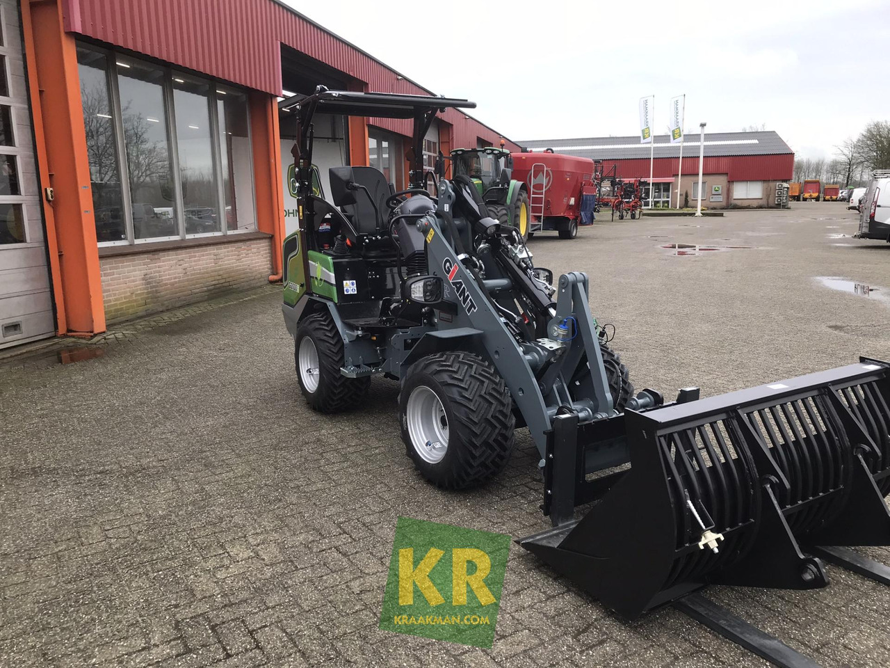 Giant G2700E  - Compact loader: picture 5 Giant G2700E  - Compact loader: picture 5