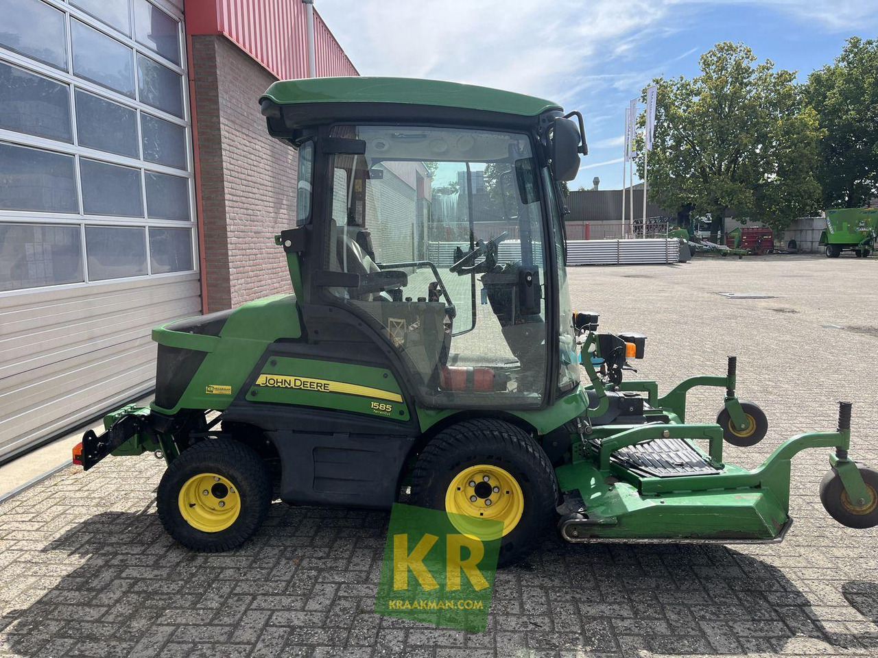 John Deere 1585 - Lawn mower: picture 3 John Deere 1585 - Lawn mower: picture 3
