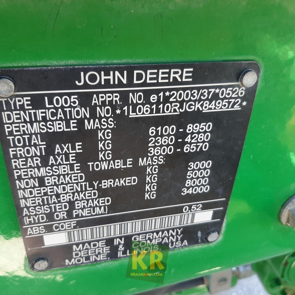 John Deere 6110R - Farm tractor: picture 3 John Deere 6110R - Farm tractor: picture 3